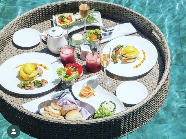 Poolside floating breakfast tray — Private Chef Los Cabos
